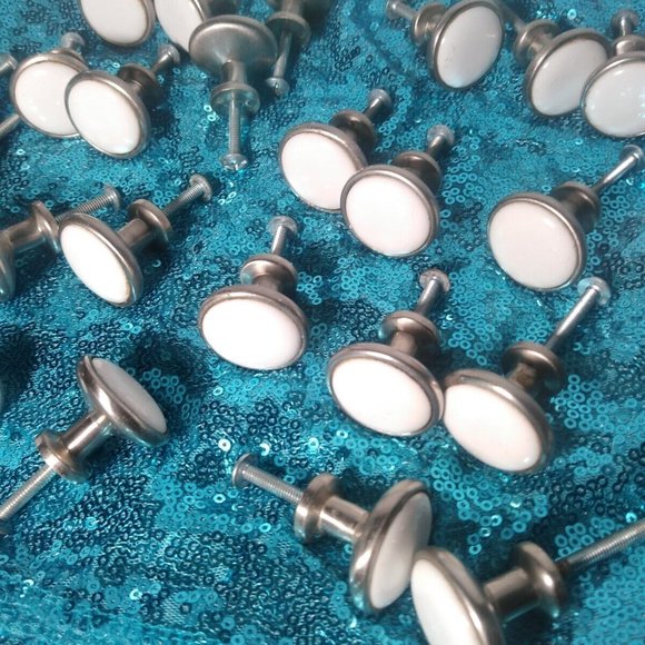 24 Vintage Style Porcelain or Ceramic 1" Drawer Pulls 1" Screws Farmhouse - Picture 4 of 8